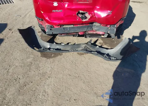 2015 Toyota Rav4 Le z USA, uszkodzony, nr VIN JTMBFREV8FJ015638